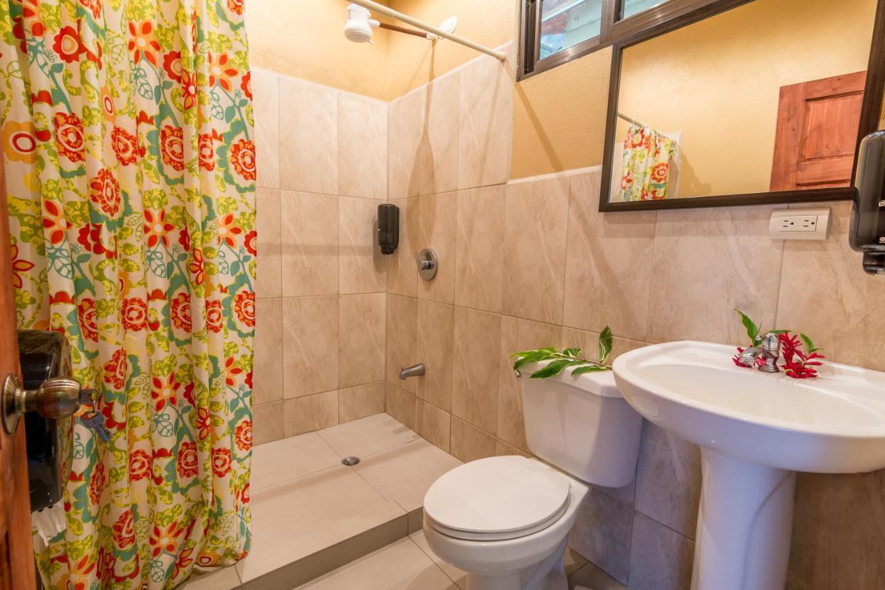 Sea Tower Hotel Puerto Viejo de Talamanca المظهر الخارجي الصورة